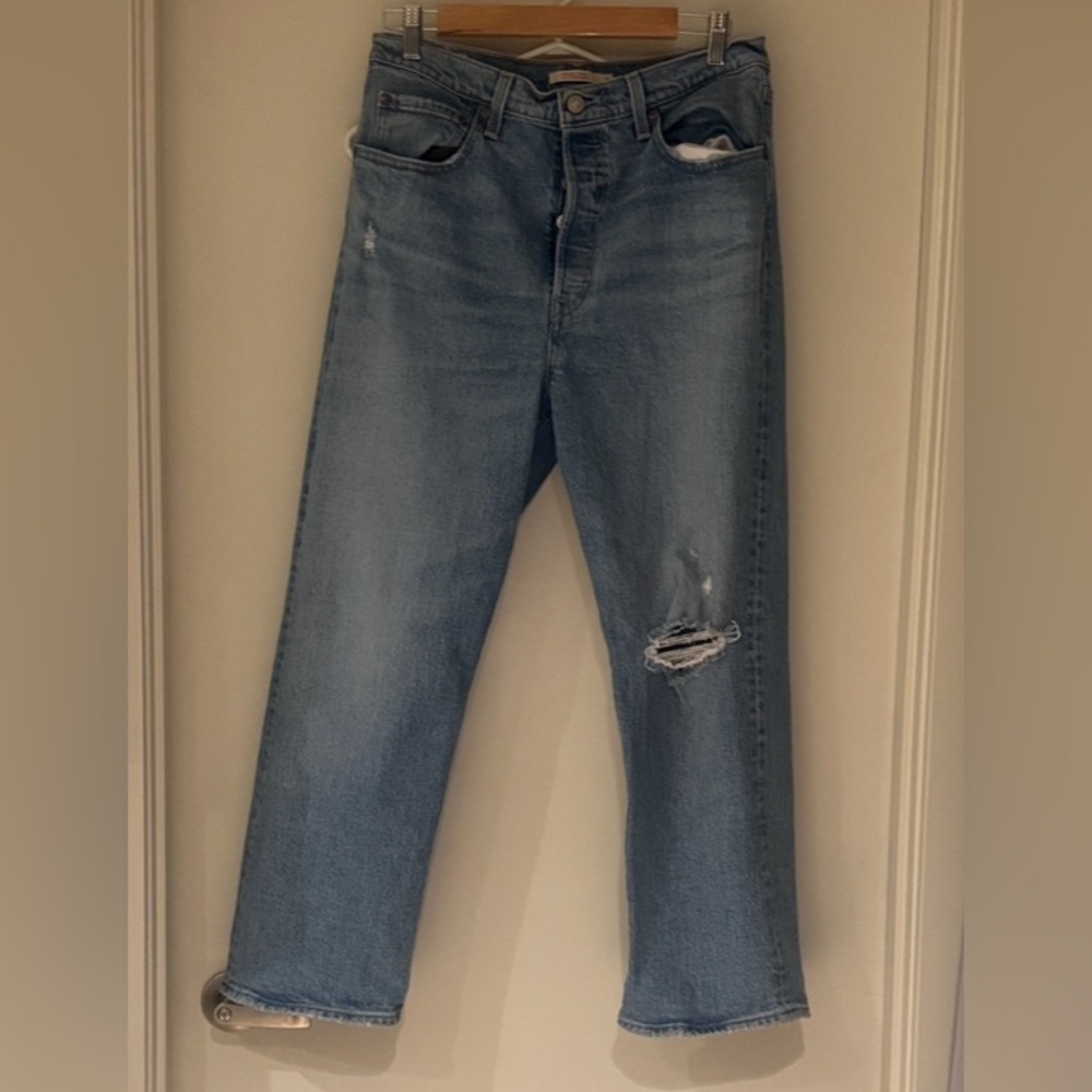 Levi's Light Blue Straight Leg Women's Jeans - Picture 8 of 8